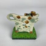 Kuh auf Holzbrett – Bild 3