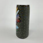 Bemalte kleine Vase mit bunter Blume – Bild 3