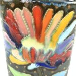 Bemalte kleine Vase mit bunter Blume – Bild 6